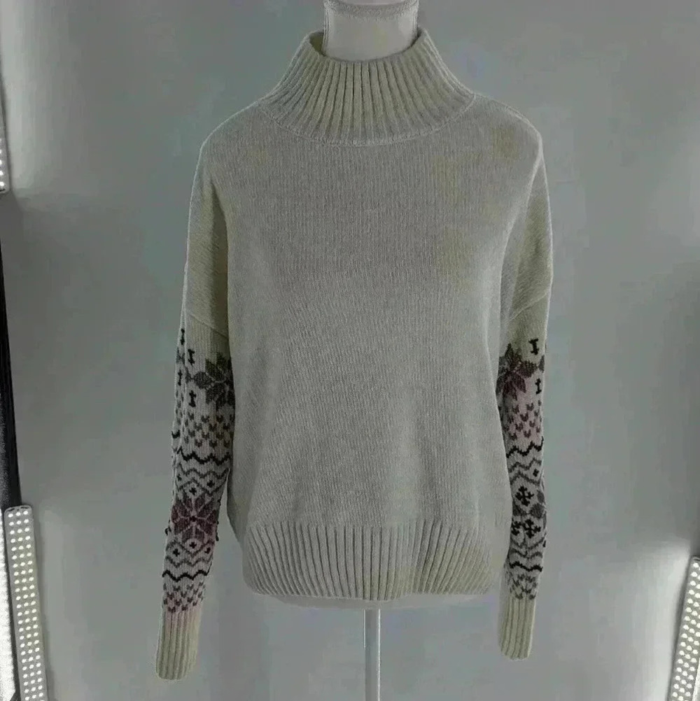 Christian Siriano Sweater New York Medium  Mock Neck Floral Knitted White
